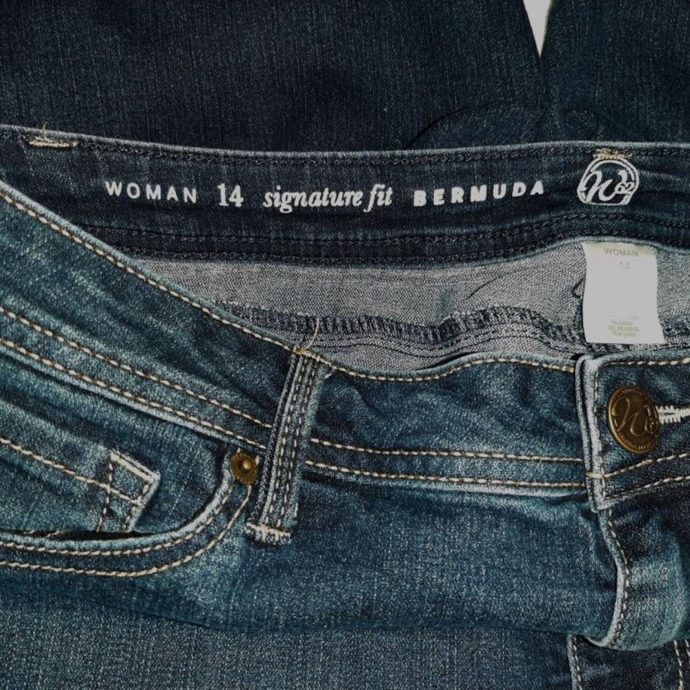 Ladies Denim Bermuda Shorts by Woman 62/ size 14 - Picture 9 of 11